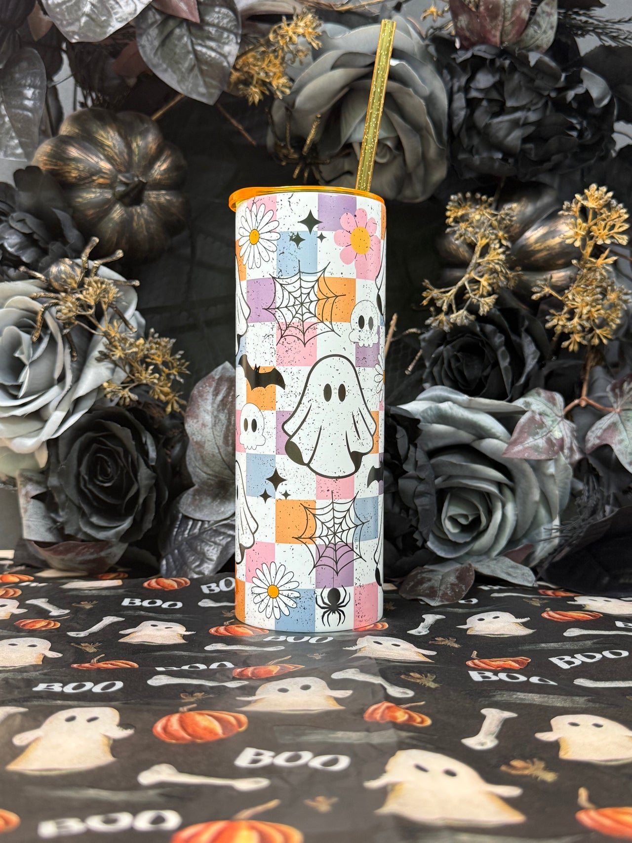 Ghosts & Daisies glow