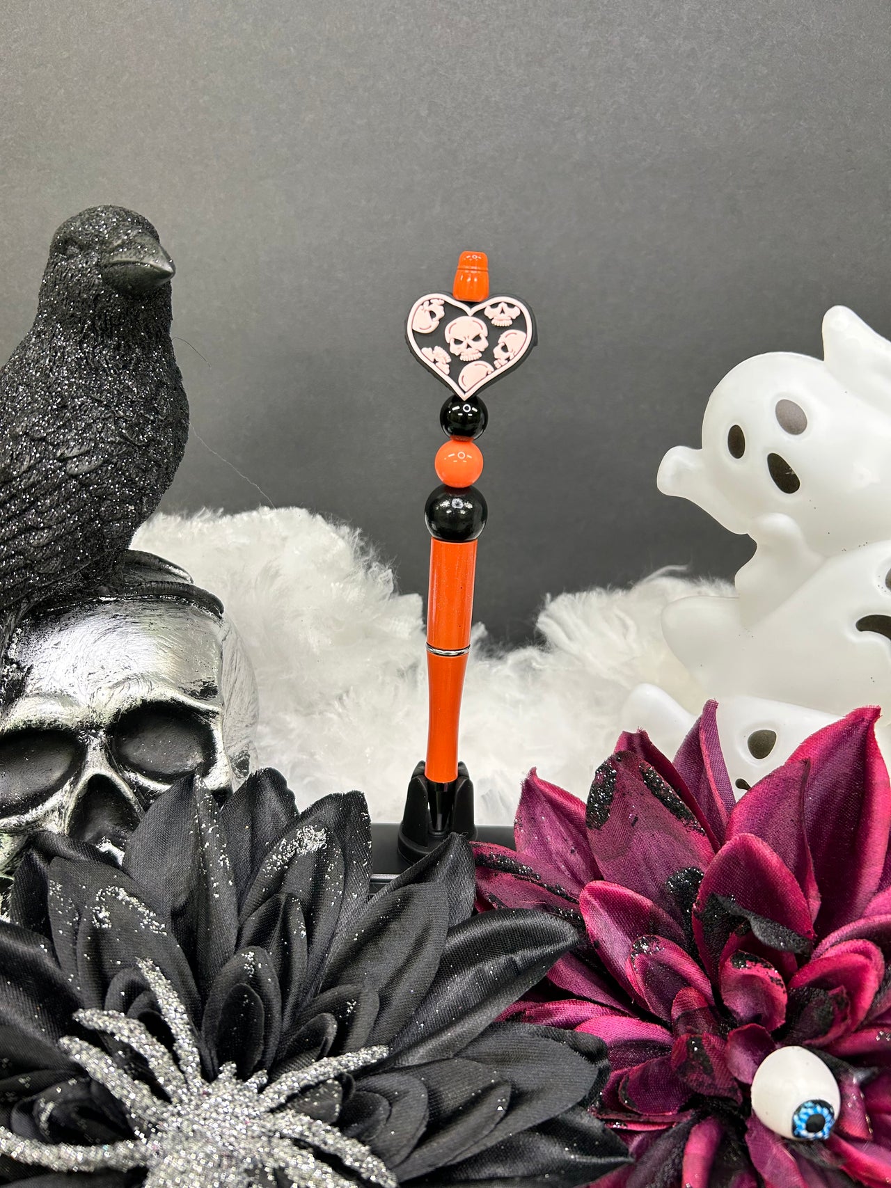 Heart skull pen