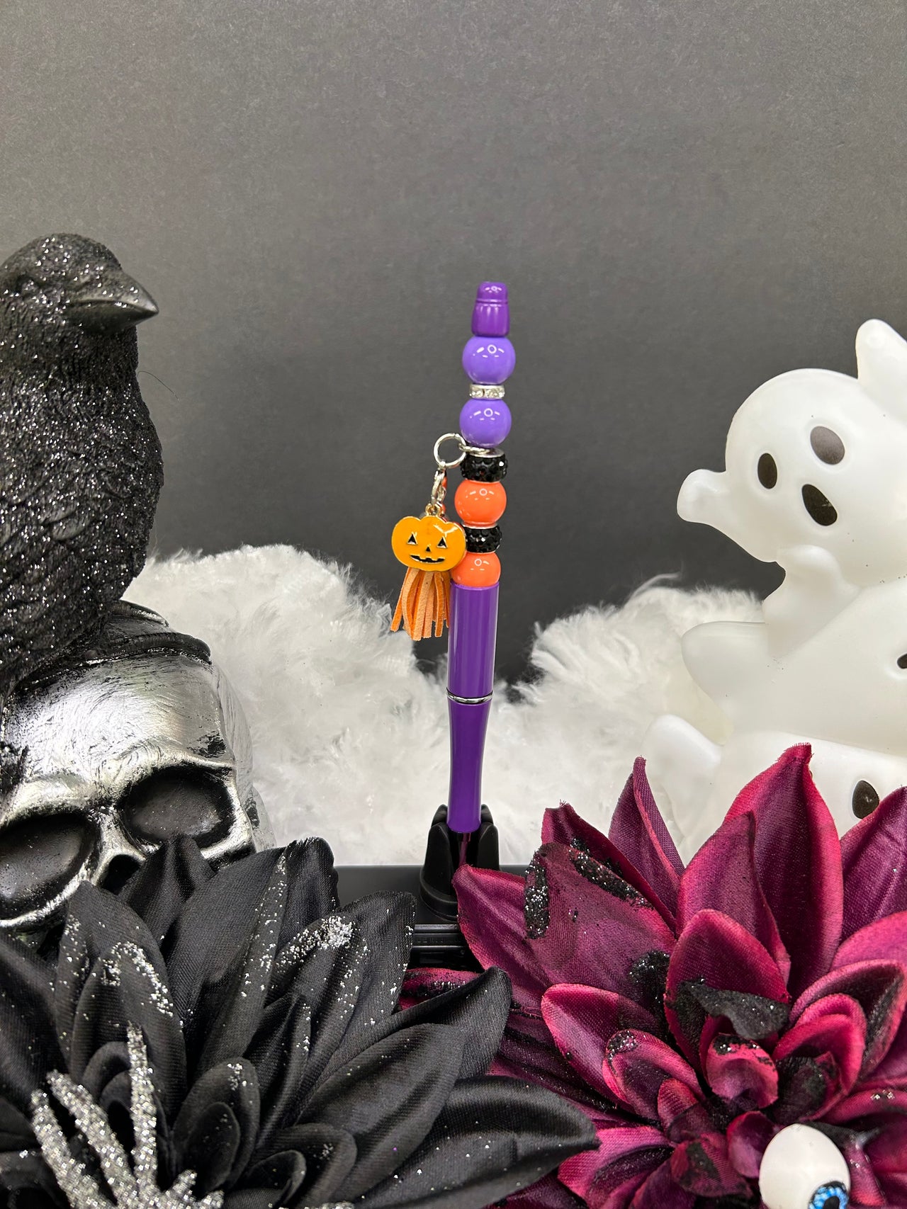 The pumpkin charm pen