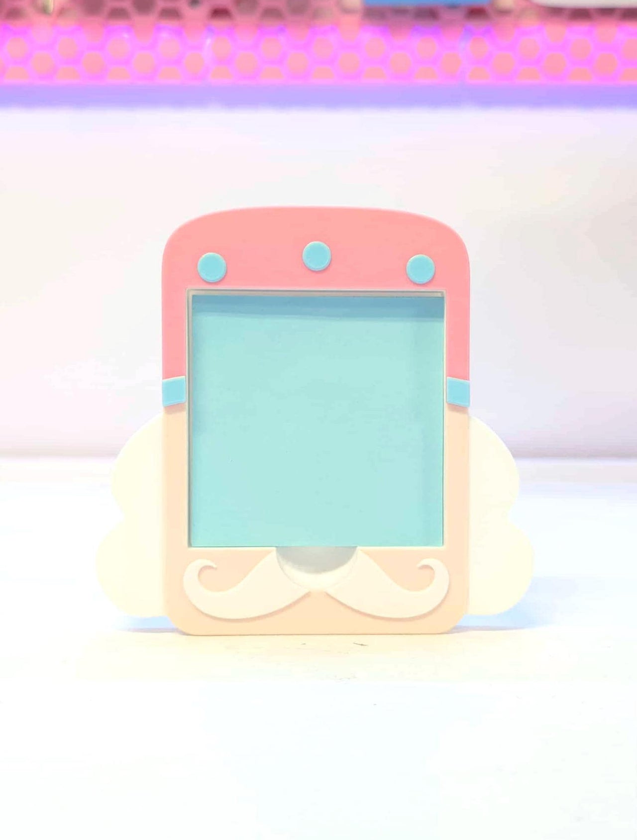 Nutcracker sticky note holder