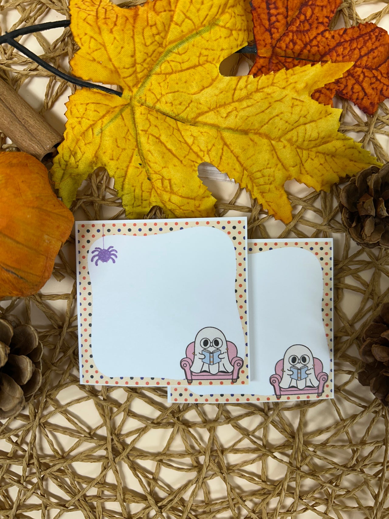 Cozy boo-k sticky note