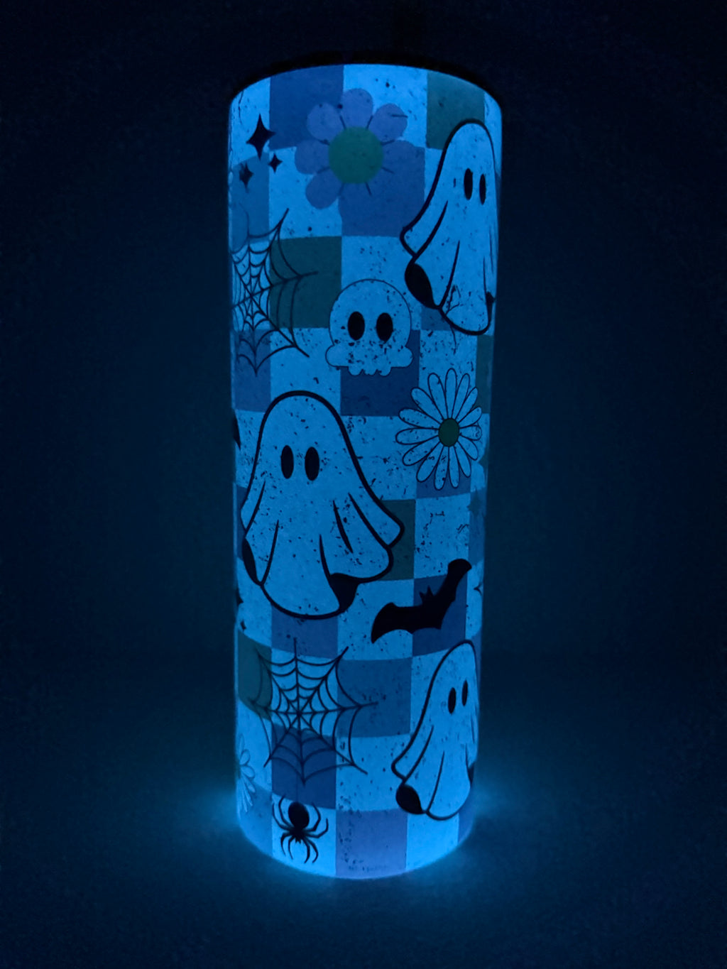 Ghosts & Daisies glow